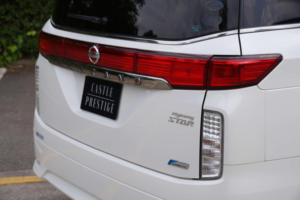 2010 Nissan Elgrand 2.5 Highway Star 5dr 7 Seats in White — image 5