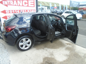2011 Vauxhall Astra 1.7 Cdti Sri Hatchback 5dr Diesel Manual Euro 5 (125 Ps) in Black — image 6