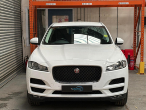 2019 Jaguar F-Pace 2.0 D180 Prestige Auto AWD Euro 6 (s/s) 5dr in White — image 5