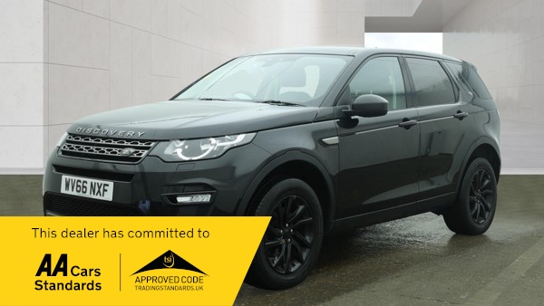 2016 Land Rover Discovery Sport Td4 Se Tech in Black — image 1