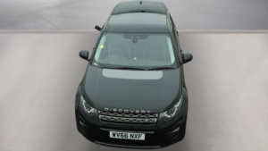 2016 Land Rover Discovery Sport Td4 Se Tech in Black — image 3