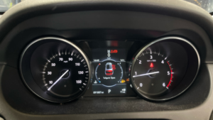 2016 Land Rover Discovery Sport Td4 Se Tech in Black — image 4