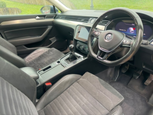 2018 Volkswagen Passat 1.6 Tdi Gt in Blue — image 3