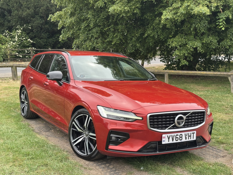 2019 Volvo V60 2.0 R-Design Pro D4 in Red — image 1