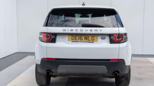 2016 Land Rover Discovery Sport 2.0 Td4 Se Auto 4WD Euro 6 (s/s) 5dr in White — image 6
