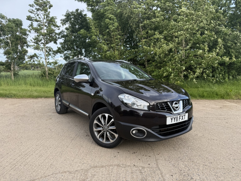 2011 Nissan Qashqai 1.6 Tekna in Black — image 1