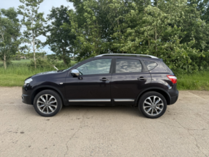 2011 Nissan Qashqai 1.6 Tekna in Black — image 2