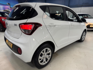2018 Hyundai I10 1.0 Se Euro 6 5dr in White — image 4