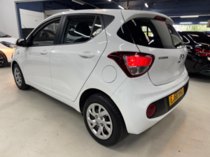 2018 Hyundai I10 1.0 Se Euro 6 5dr in White — image 5