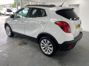 2015 Vauxhall Mokka 1.6 I Se in White — image 3
