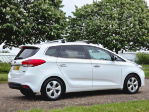 2016 Kia Carens 1.7 Crdi 2 Dct Euro 6 (s/s) 5dr in White — image 4