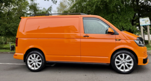 2017 Volkswagen Transporter 2.0 Tdi*150 Dsg*20”alloy-Dab-Ac-Cruise-Spoiler-Fsh*superb Looks* in Orange — image 3