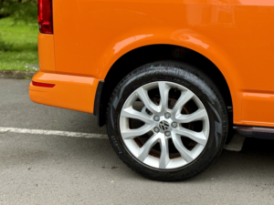 2017 Volkswagen Transporter 2.0 Tdi*150 Dsg*20”alloy-Dab-Ac-Cruise-Spoiler-Fsh*superb Looks* in Orange — image 4