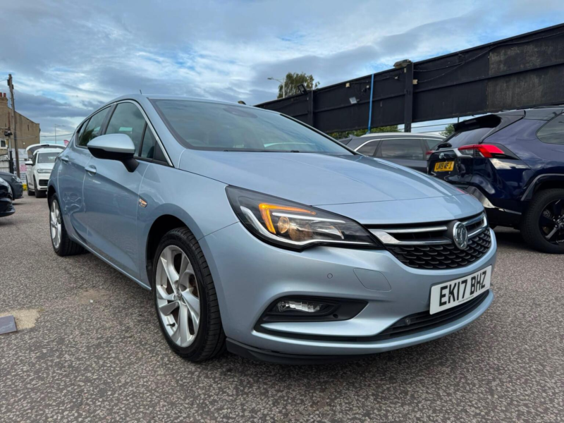 2017 Vauxhall Astra 1.4i Turbo Sri Auto Euro 6 (s/s) 5dr in Silver — image 1