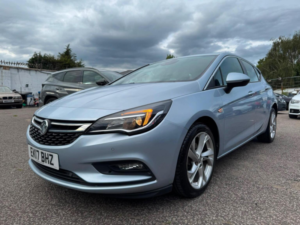 2017 Vauxhall Astra 1.4i Turbo Sri Auto Euro 6 (s/s) 5dr in Silver — image 2