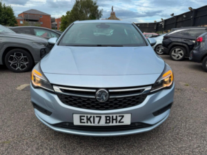 2017 Vauxhall Astra 1.4i Turbo Sri Auto Euro 6 (s/s) 5dr in Silver — image 3