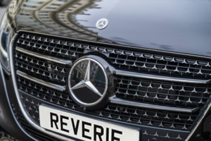 2025 Mercedes-Benz V Class 2.0 V220d Premium MPV 5dr Diesel G-Tronic+ Euro 6 (s/s) (8 Seat, Extra Long) (163 Ps) in Black — image 5