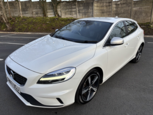 2017 Volvo V40 2.0 R-Design D2 in White — image 3