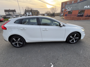 2017 Volvo V40 2.0 R-Design D2 in White — image 4