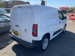 2019 Peugeot Partner 1.5 Bluehdi 1000 Professional Standard Panel Van 5dr Diesel Manual Swb Euro 6 (100 Bhp) in White — image 4