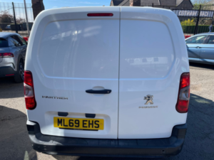 2019 Peugeot Partner 1.5 Bluehdi 1000 Professional Standard Panel Van 5dr Diesel Manual Swb Euro 6 (100 Bhp) in White — image 5