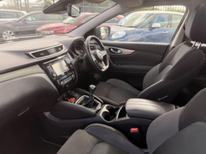 2020 Nissan Qashqai 1.3 Dig-T N-Connecta Euro 6 (s/s) 5dr in Black — image 3