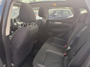 2020 Nissan Qashqai 1.3 Dig-T N-Connecta Euro 6 (s/s) 5dr in Black — image 6
