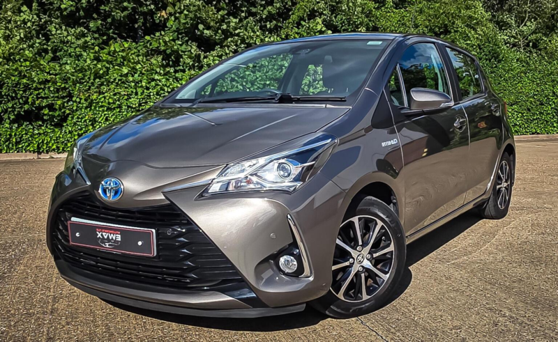 2018 Toyota Yaris 1.5 Vvt-H Icon Tech E-CVT Euro 6 (s/s) 5dr in Bronze — image 1