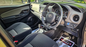 2018 Toyota Yaris 1.5 Vvt-H Icon Tech E-CVT Euro 6 (s/s) 5dr in Bronze — image 3