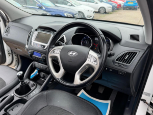 2013 Hyundai Ix35 1.7 Crdi Premium Euro 5 (s/s) 5dr in White — image 3