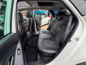 2013 Hyundai Ix35 1.7 Crdi Premium Euro 5 (s/s) 5dr in White — image 5