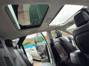 2013 Hyundai Ix35 1.7 Crdi Premium Euro 5 (s/s) 5dr in White — image 6
