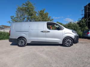 2018 Peugeot Expert 2.0 Bluehdi 1400 Professional Long Panel Van Lwb Euro 6 (s/s) 6dr in Silver — image 3
