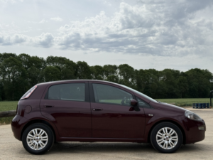 2012 Fiat Punto 1.4 Punto 1.4 8v Mta Easy 5dr in Red — image 2