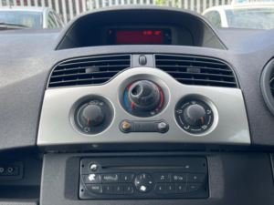 2011 Renault Kangoo 1.5 Dci Expression Euro 5 5dr in Red — image 5