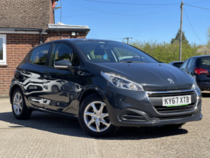 2017 Peugeot 208 1.2 Puretech Active in Grey — image 2