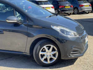 2017 Peugeot 208 1.2 Puretech Active in Grey — image 4