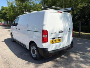 2021 Peugeot Expert 1.5 Bluehdi 1000 Professional Standard Panel Van Mwb Euro 6 (s/s) 6dr in White — image 5