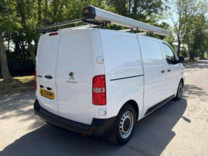2021 Peugeot Expert 1.5 Bluehdi 1000 Professional Standard Panel Van Mwb Euro 6 (s/s) 6dr in White — image 6