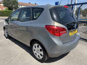 2011 Vauxhall Meriva 1.7 Cdti Exclusiv in Brown — image 2