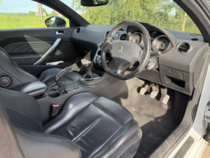 2013 Peugeot Rcz 2.0 Hdi Gt in White — image 4
