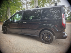 2022 Ford Transit Connect 1.5 Transit Connect Trend Dciv Lwb 240 L2 1.5l Ecoblue 120ps Fwd 6-Speed Manual in Black — image 3