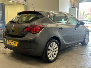 2012 Vauxhall Astra 2.0 Cdti Ecoflex Se Hatchback 5dr Diesel Manual Euro 5 (s/s) (165 Ps) in Grey — image 4