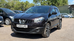 2013 Nissan Qashqai 1.5 Dci 360 2WD Euro 5 5dr in Black — image 3