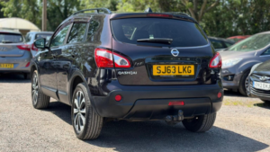 2013 Nissan Qashqai 1.5 Dci 360 2WD Euro 5 5dr in Black — image 4