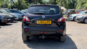 2013 Nissan Qashqai 1.5 Dci 360 2WD Euro 5 5dr in Black — image 6