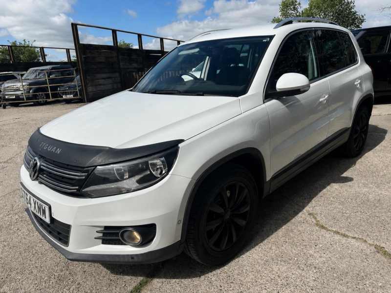 2015 Volkswagen Tiguan 2.0 Tdi Bluemotion Tech Match in White — image 1