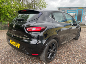 2017 Renault Clio 1.5 Dci Dynamique S Nav Euro 6 (s/s) 5dr in Black — image 3