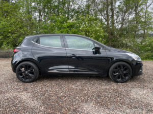 2017 Renault Clio 1.5 Dci Dynamique S Nav Euro 6 (s/s) 5dr in Black — image 5