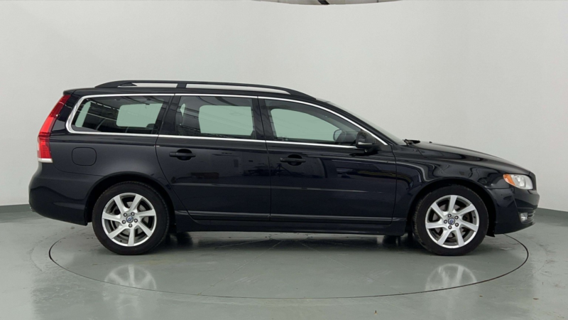 2014 Volvo V70 2.0 D4 Se Nav in Black — image 1